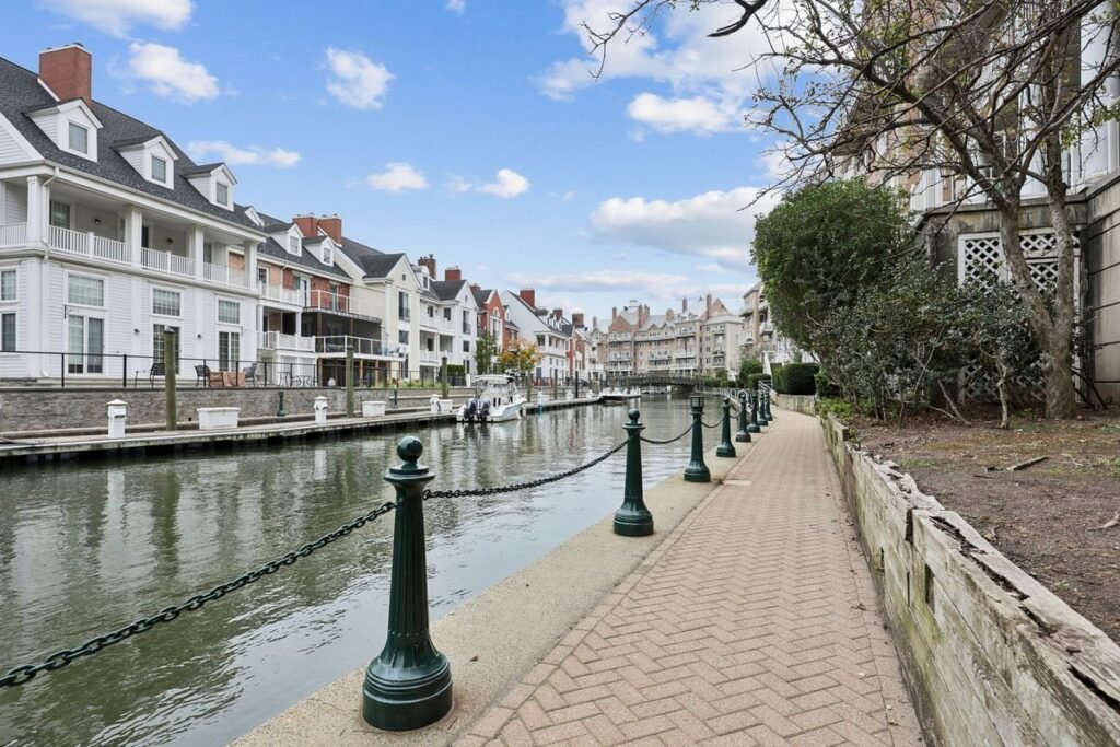 walking paths in Port Liberté residential community